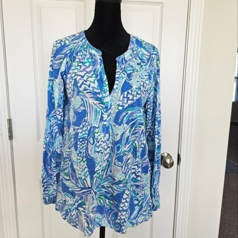 Lilly Pulitzer Meg blouse size medium.